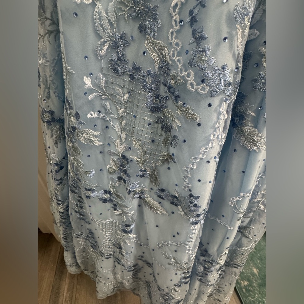 180 NWT Luccj Lu $473 Stunning Blue Lace Evening Gown Size 10 - Picture 9 of 10